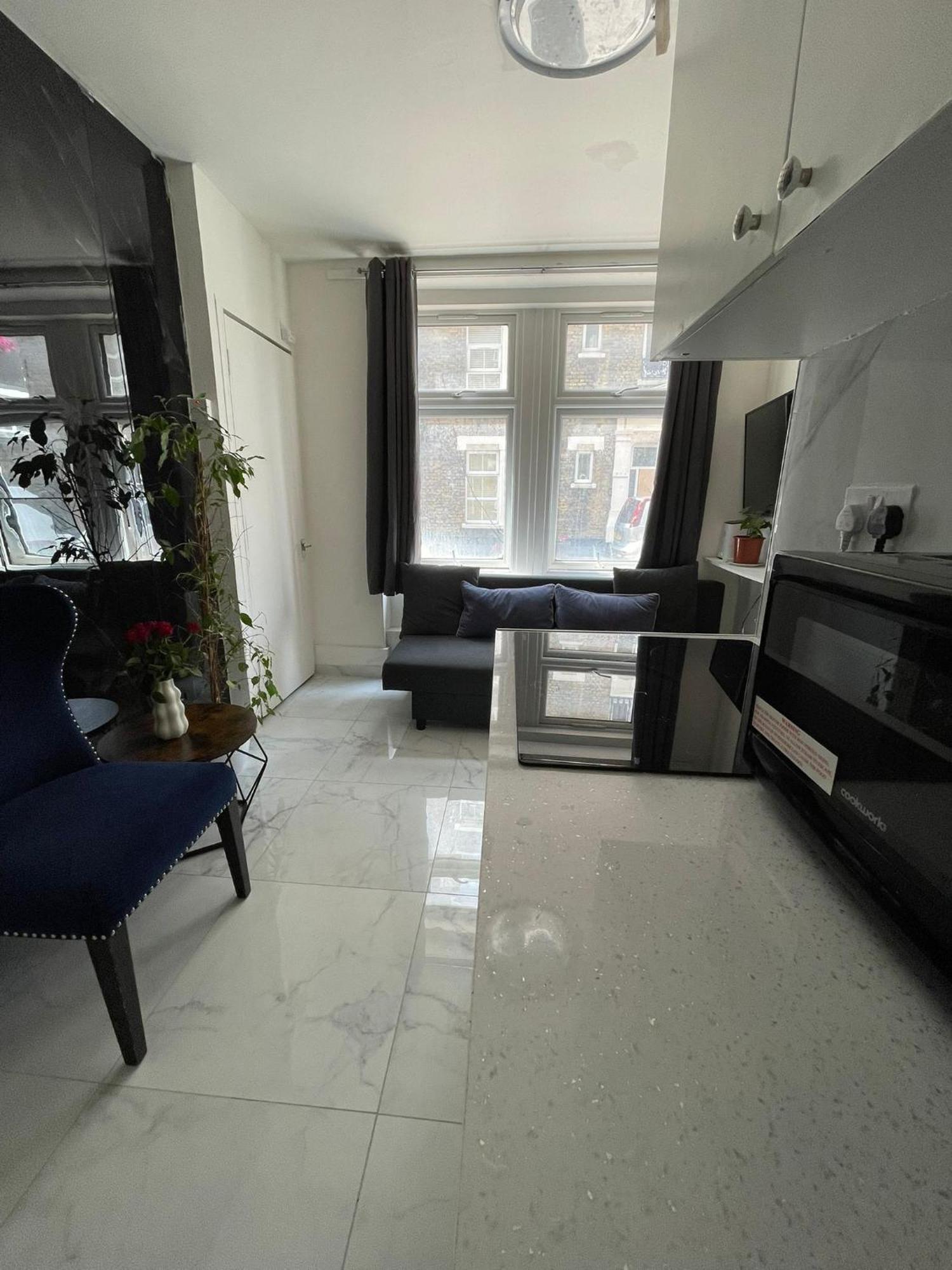 Lovely Ground Floor Miles Londres